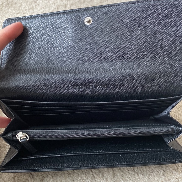 Michael Kors Hobo Bag with Wallet - Picture 10 of 10